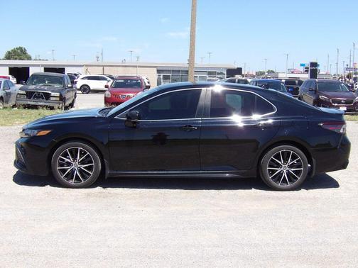 Midnight Black Metallic 2023 Toyota Camry SE
