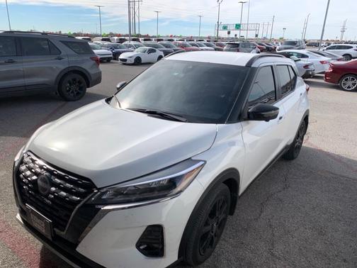 2024 Nissan Kicks SR