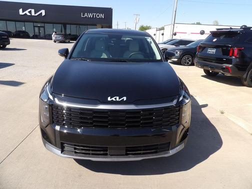 Ebony Black 2026 Kia Sportage EX