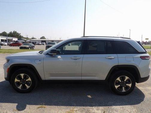 2022 Jeep Grand Cherokee 4xe Base