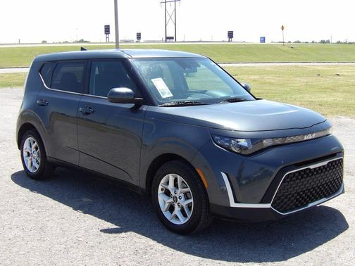 Gravity Gray 2024 Kia Soul LX