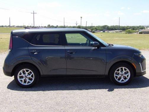 Gravity Gray 2024 Kia Soul LX