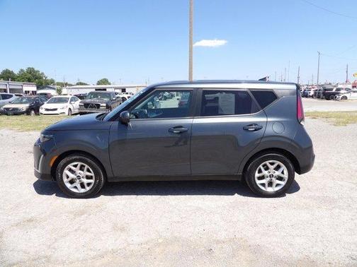 Gravity Gray 2024 Kia Soul LX
