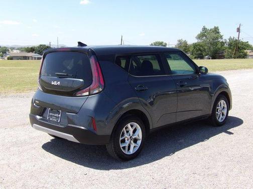 Gravity Gray 2024 Kia Soul LX