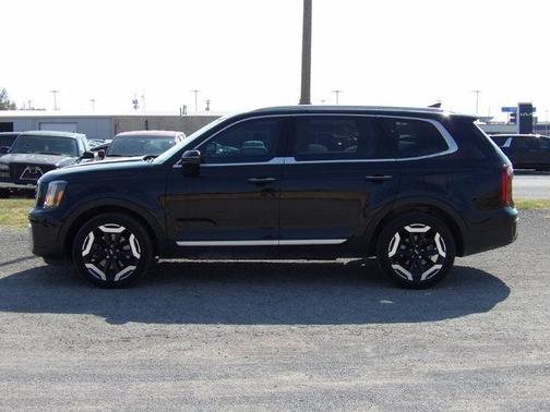 Ebony Black 2024 Kia Telluride S
