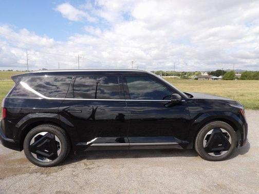 2024 Kia EV9 Land