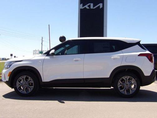 Snow White Pearl 2026 Kia Seltos LX
