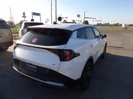 Snow White Pearl 2026 Kia Sportage Hybrid LX