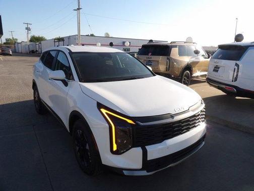 Snow White Pearl 2026 Kia Sportage Hybrid LX