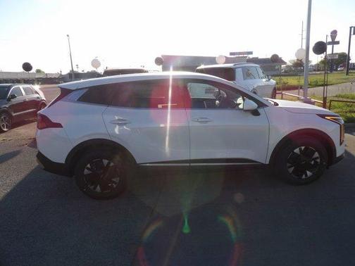 Snow White Pearl 2026 Kia Sportage Hybrid LX