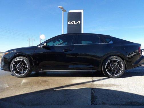 Aurora Black Pearl 2026 Kia K4 GT-LINE