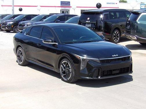 Aurora Black 2026 Kia K4 GT-LINE