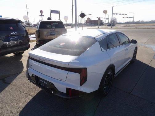 2025 Kia K4 GT-Line