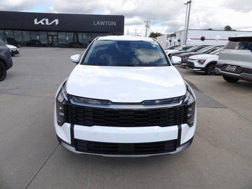 Glacial White Pearl 2026 Kia Sportage EX