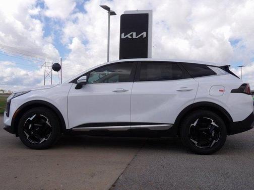 Glacial White Pearl 2026 Kia Sportage EX