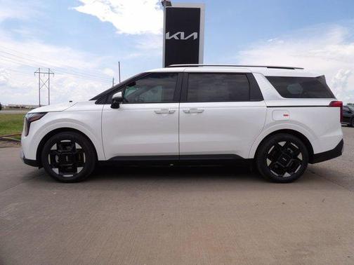 Snow White Pearl 2026 Kia Carnival EX