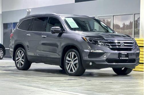 Modern Steel Metallic 2017 Honda Pilot Touring