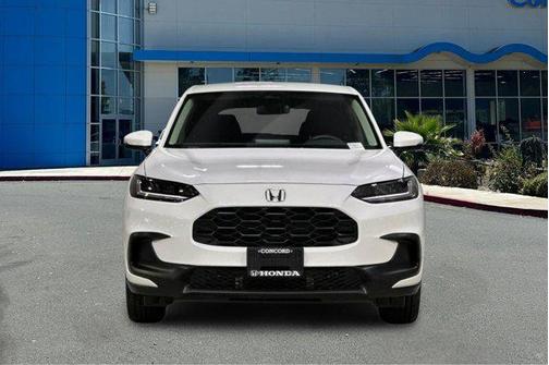 Platinum White Pearl 2026 Honda HR-V LX
