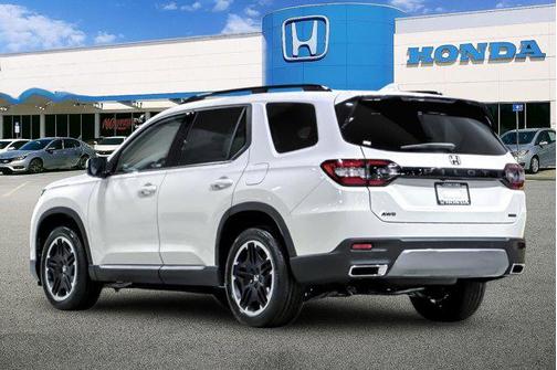 Platinum White Pearl 2026 Honda Pilot Touring 8-Passenger