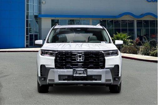 Platinum White Pearl 2026 Honda Pilot Touring 8-Passenger