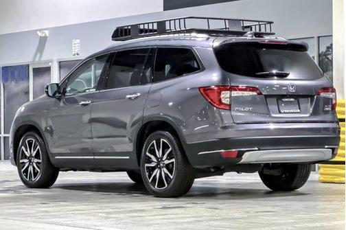 2019 Honda Pilot Touring 8-Passenger
