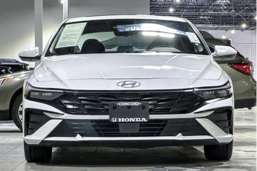 2025 Hyundai ELANTRA SEL
