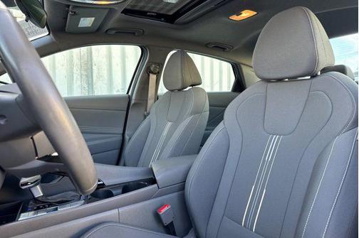 2025 Hyundai ELANTRA SEL