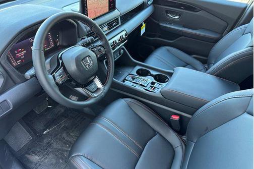 Platinum White Pearl 2026 Honda Pilot TrailSport