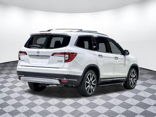 2021 Honda Pilot Touring 8-Passenger