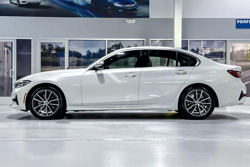 Mineral White Metallic 2021 BMW 330 330i