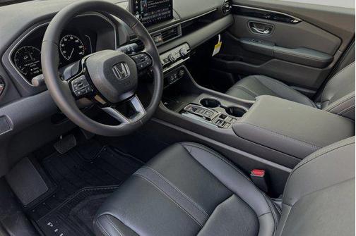 2025 Honda Pilot Touring 8-Passenger