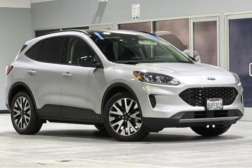 Photo 2 of 35 of 2020 Ford Escape SE Sport Hybrid