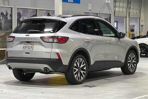 Photo 4 of 35 of 2020 Ford Escape SE Sport Hybrid