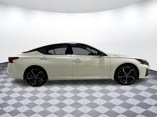 2024 Nissan Altima SR FWD