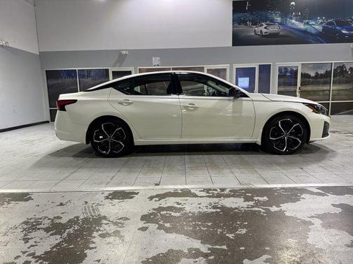2024 Nissan Altima SR FWD