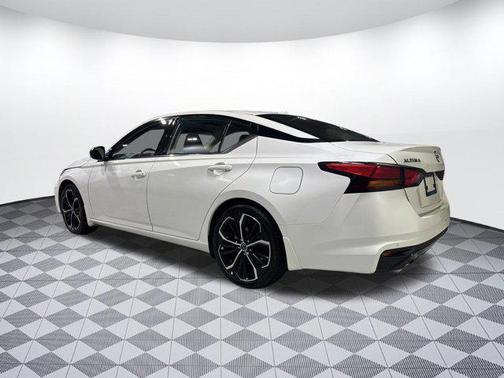 2024 Nissan Altima SR FWD