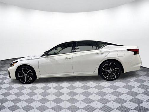 2024 Nissan Altima SR FWD