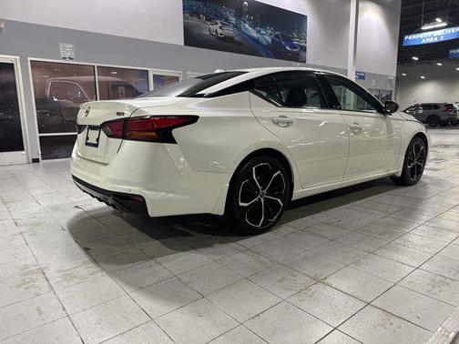 2024 Nissan Altima SR FWD