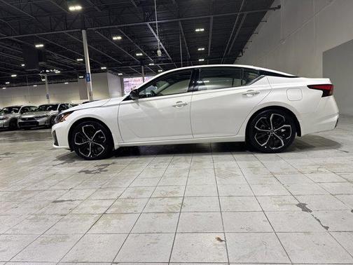 2024 Nissan Altima SR FWD