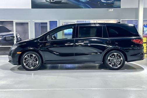 Black 2024 Honda Odyssey Elite