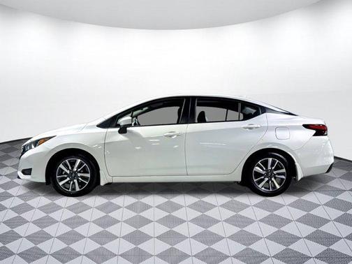 2023 Nissan Versa 1.6 SV