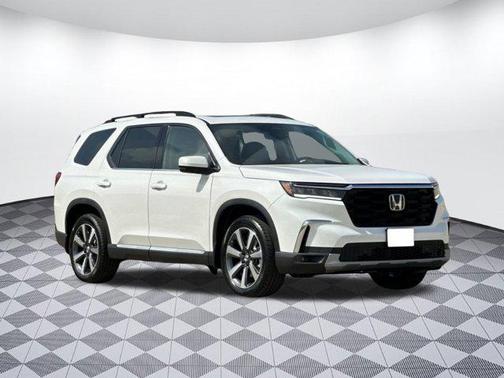 2025 Honda Pilot Touring 8-Passenger