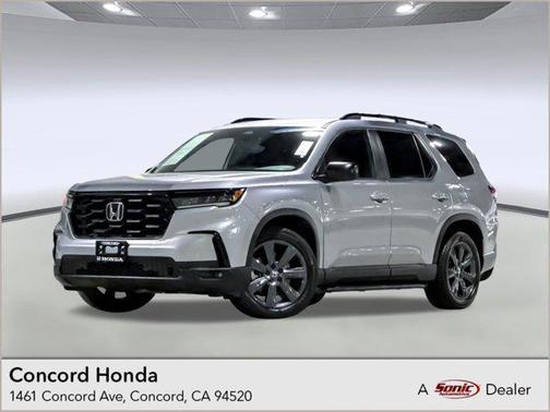 Lunar Silver Metallic 2023 Honda Pilot AWD Sport