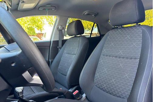 2022 Kia Rio LX