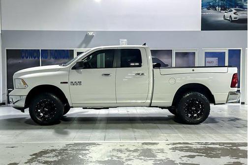 Bright White Clearcoat 2016 RAM 1500 Big Horn