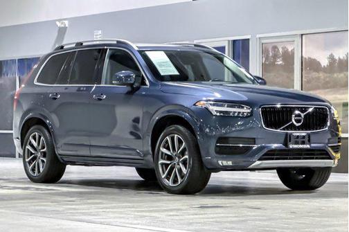 2018 Volvo XC90 T6 Momentum