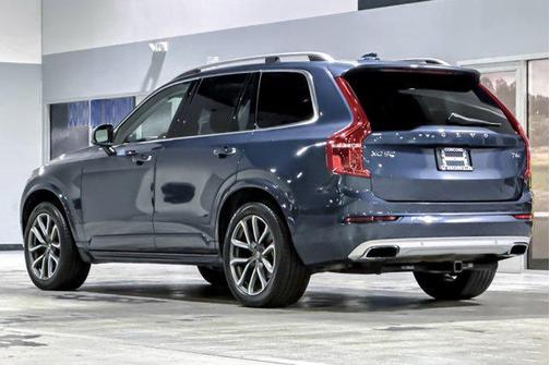 2018 Volvo XC90 T6 Momentum