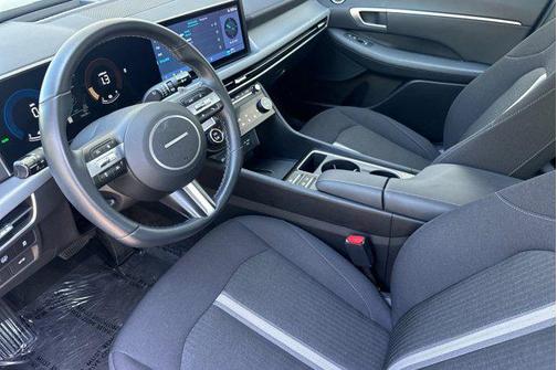 2024 Hyundai SONATA Hybrid SE