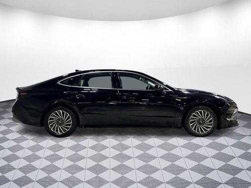 2024 Hyundai SONATA Hybrid SE