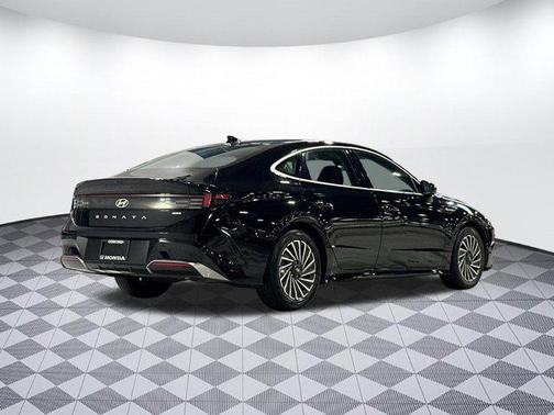 2024 Hyundai SONATA Hybrid SE